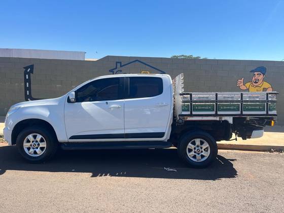 CHEVROLET S10 2.4 LT 4X2 CD 8V FLEX 4P MANUAL CHEVROLET S10 2.4 LT 4X2 CD 8V FLEX 4P MANUAL